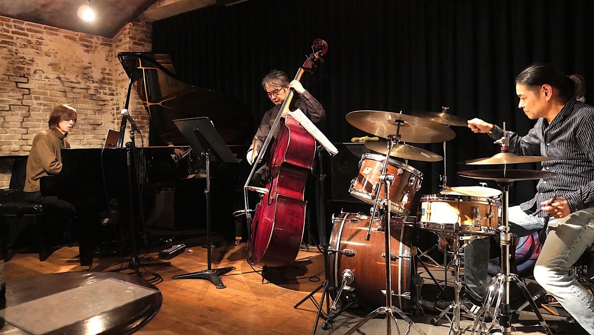 232E334F-CDD9-456A-80B3-8619B359E769_1_105_c